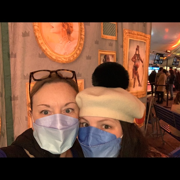 Lisa & Katy, Poshers! Yay!! - Picture 5 of 6